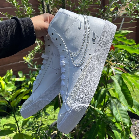 CUSTOM Blinged Out Nike Women’s Blazers 👟💎 LIMITED EDITION !! - Picture 3 of 5